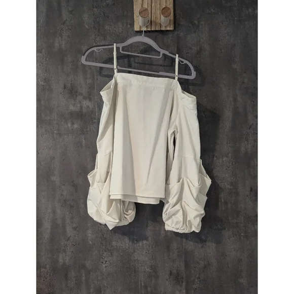 Women cream Forever 21 Top with ruffle sleeves - Picture 6 of 9